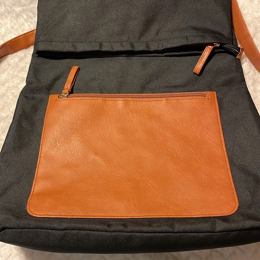 DSW BACKPACK BLACK CANVAS W BROWN VEAGAN LEATHER STRAPS AND OUTER ZIPPER POUCH 🆕